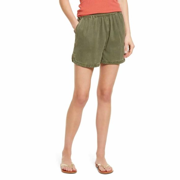 NWT Treasure & Bond Pigment Washed Shorts in Olive Sarma size M - Picture 1 of 4